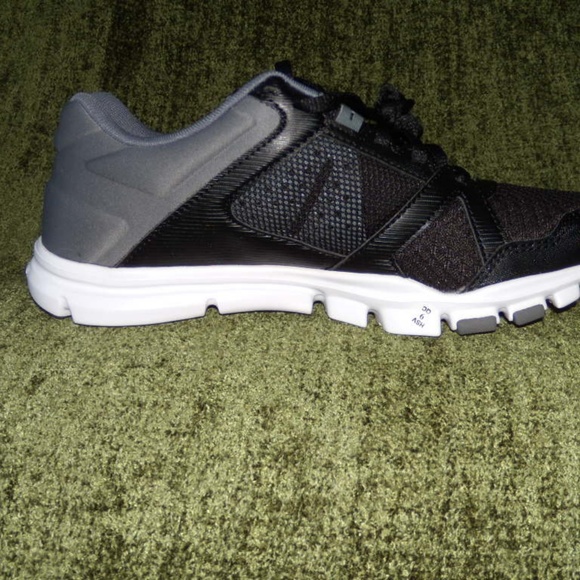 Reebok Trainette 10MT Cross Trainer - Picture 6 of 8